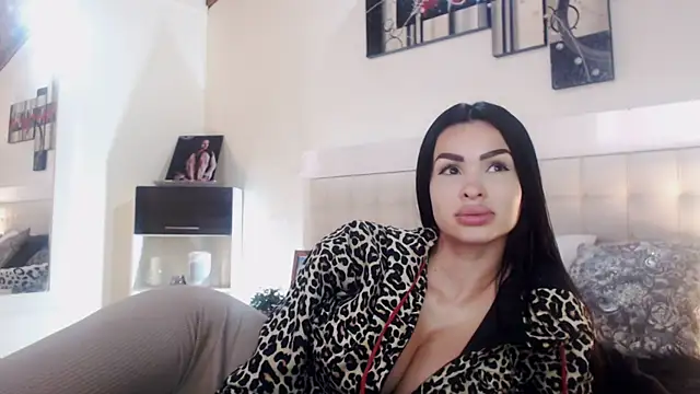  Pamela doll online show from 5, 3, 2025