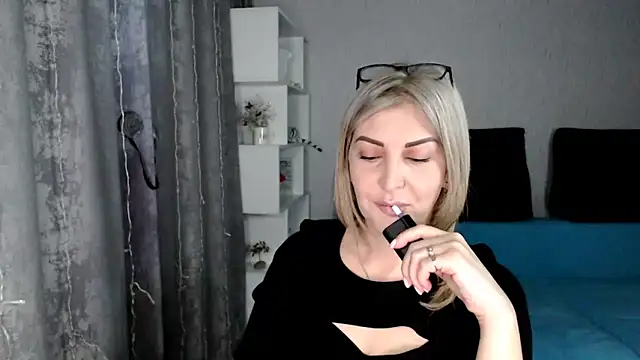 Amelia Harper online show from 11, 3, 2025