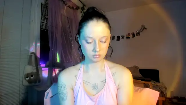 Jenny darling love online show from 9, 4, 2026