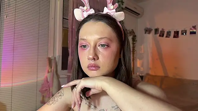 Jenny darling love online show from 17, 7, 2026