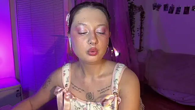Jenny darling love online show from 26, 5, 2026