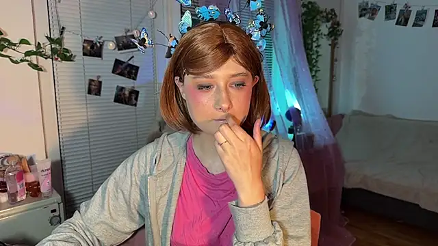 Jenny darling love online show from 3, 5, 2026