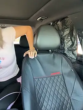 Cherry-red-xo online show from 13, 10, 2025