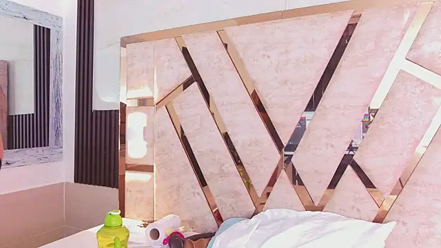 molly sweetee online show from 16, 10, 2025