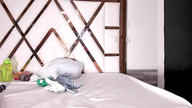 molly sweetee online show from 8, 4, 2026