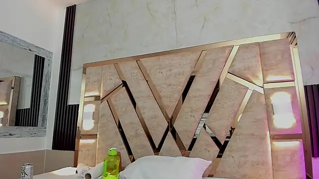 molly sweetee online show from 19, 10, 2025