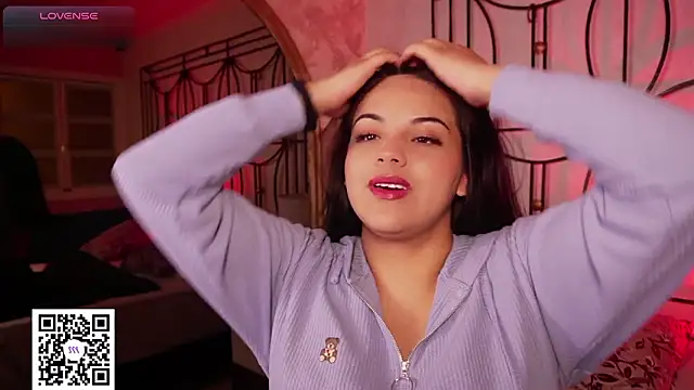 Snapshot of Sophia_wilsonn_ chatting on 4, 2, 2026 Sophia wilsonn online show from 4, 2, 2026