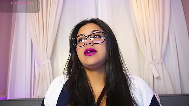 Snapshot of Sophia_wilsonn_ chatting on 15, 9, 2025 Sophia wilsonn online show from 15, 9, 2025