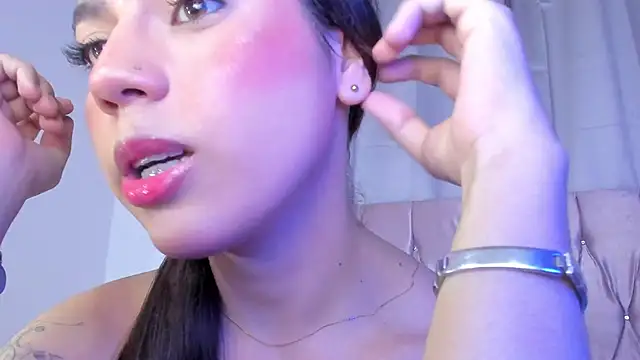 Ashley piinkk  online show from 10, 3, 2025