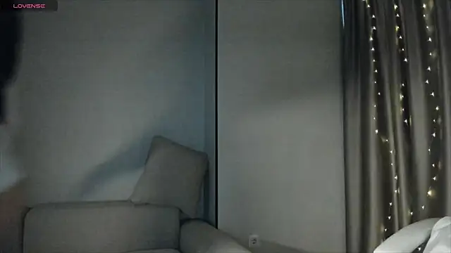 Azumi fumi online show from 2, 12, 2025