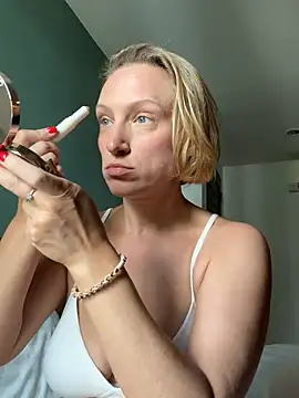 Snapshot of UmaTruewoman chatting on 8, 7, 2026 UmaTruewoman online show from 8, 7, 2026