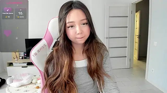 Fluffy Rose online show from 22, 5, 2026