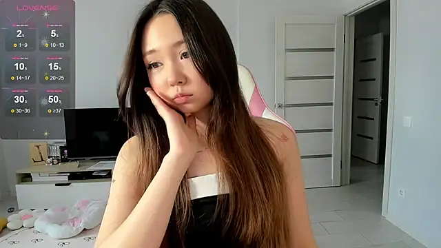 Fluffy Rose online show from 24, 4, 2026