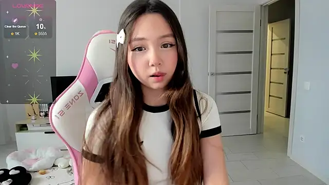 Fluffy Rose online show from 13, 5, 2026