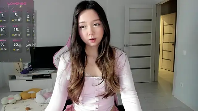 Fluffy Rose online show from 26, 5, 2026