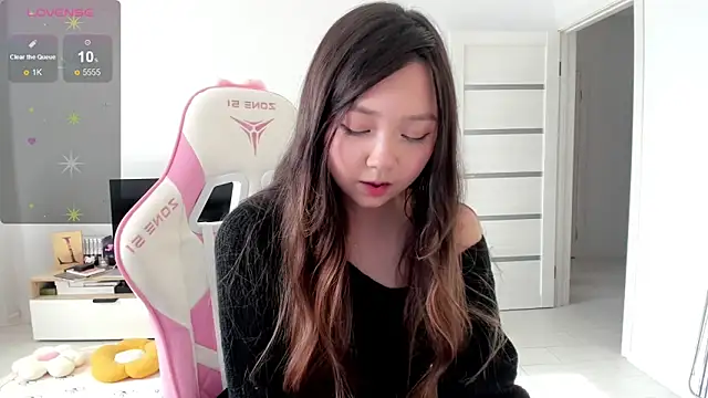 Fluffy Rose online show from 8, 6, 2026