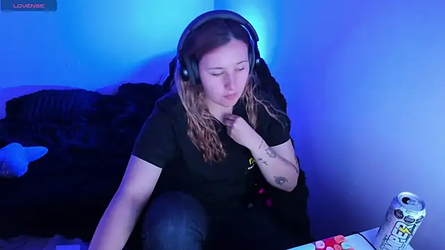 bonnie moon  online show from 10, 4, 2026