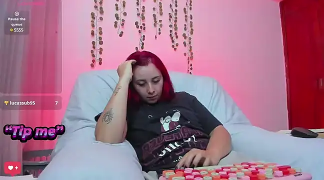 bonnie moon  online show from 18, 2, 2025