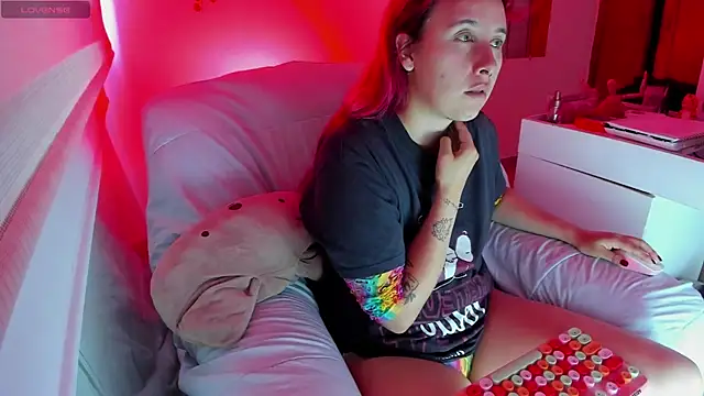 bonnie moon  online show from 24, 9, 2025