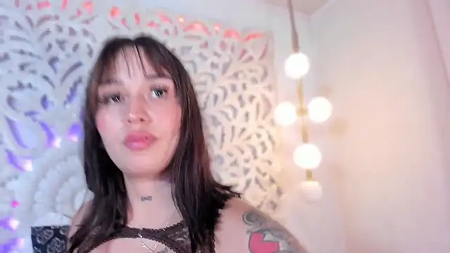 Kayla stern  online show from 13, 12, 2025