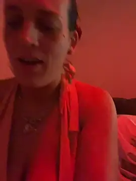 Haleytightlips1986 online show from 10, 4, 2026