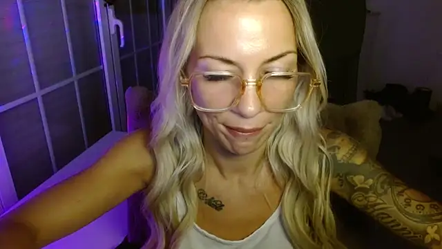 JuicyJanexo online show from 25, 7, 2026