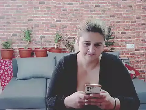 Snapshot of CoryMILF chatting on 12, 12, 2024 CoryMILF online show from 12, 12, 2024