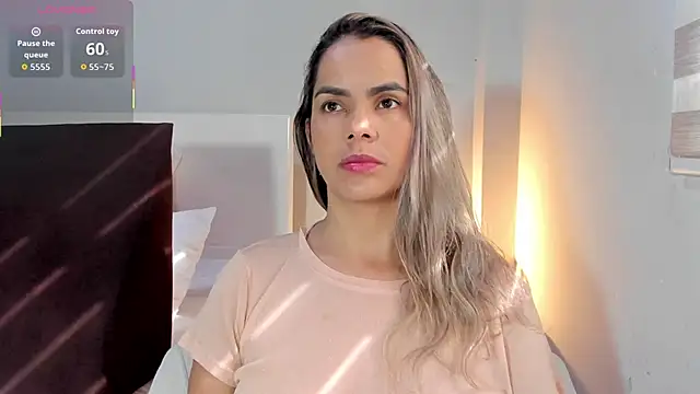 Snapshot of ClaraMariaMon chatting on 30, 11, 2025 ClaraMariaMon online show from 30, 11, 2025