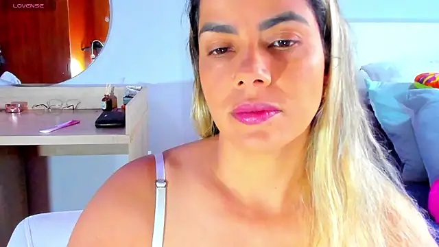 Snapshot of ClaraMariaMon chatting on 22, 3, 2025 ClaraMariaMon online show from 22, 3, 2025