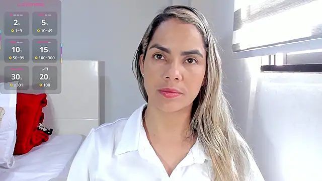 Snapshot of ClaraMariaMon chatting on 19, 10, 2025 ClaraMariaMon online show from 19, 10, 2025