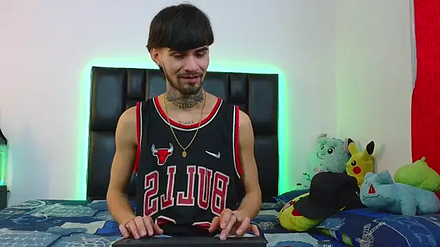 Snapshot of Brutal_Sex_Fucking chatting on 6, 6, 2026 Brutal Sex Fucking online show from 6, 6, 2026