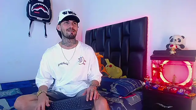 Snapshot of Brutal_Sex_Fucking chatting on 9, 7, 2026 Brutal Sex Fucking online show from 9, 7, 2026