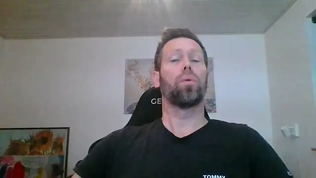 Snapshot of Gotta1 chatting on 17, 12, 2025 Gotta1 online show from 17, 12, 2025