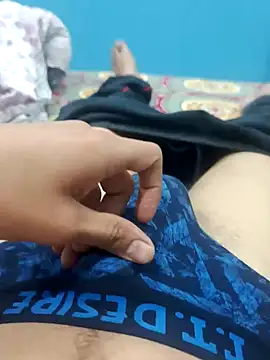 xyrus  online show from 2, 12, 2024