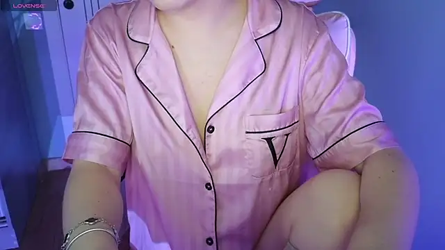 Snapshot of malady_ chatting on 25, 11, 2025 malady online show from 25, 11, 2025