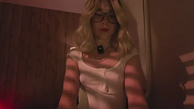 MariMaddison online show from 3, 11, 2025