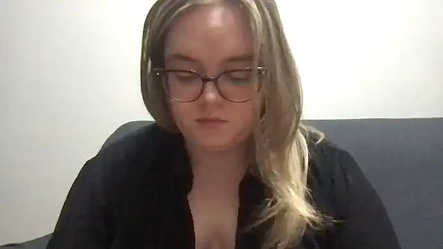 honeyyy24 online show from 15, 4, 2026