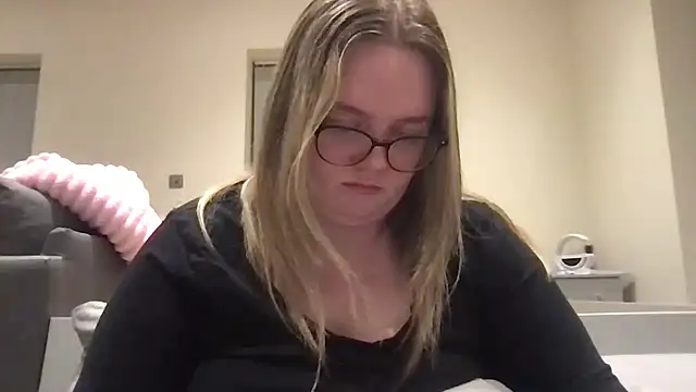 honeyyy24 online show from 13, 5, 2026