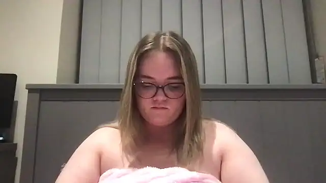 Snapshot of honeyyy24 chatting on 29, 6, 2026 honeyyy24 online show from 29, 6, 2026
