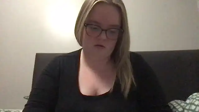 honeyyy24 online show from 27, 2, 2026