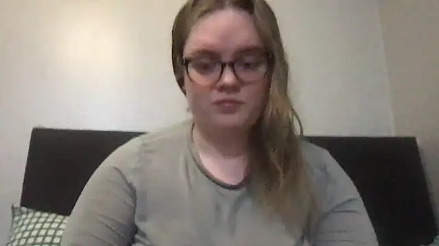 honeyyy24 online show from 12, 4, 2026