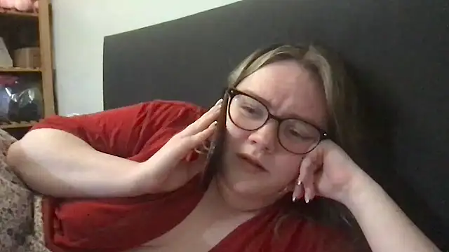 honeyyy24 online show from 16, 4, 2026