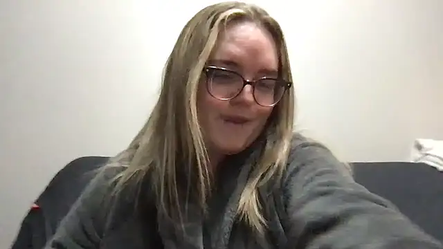 honeyyy24 online show from 18, 3, 2026