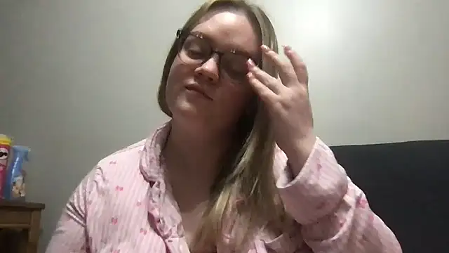 honeyyy24 online show from 23, 3, 2026