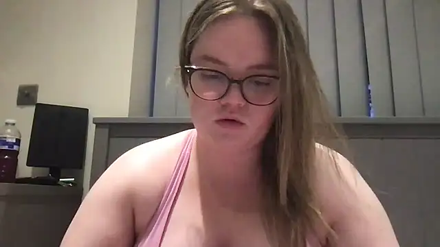 Snapshot of honeyyy24 chatting on 21, 6, 2026 honeyyy24 online show from 21, 6, 2026