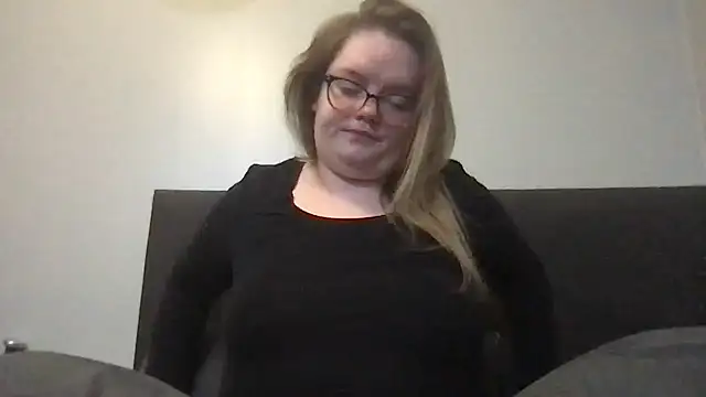 honeyyy24 online show from 8, 11, 2025