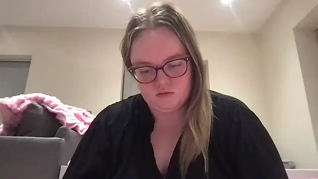 honeyyy24 online show from 21, 5, 2026