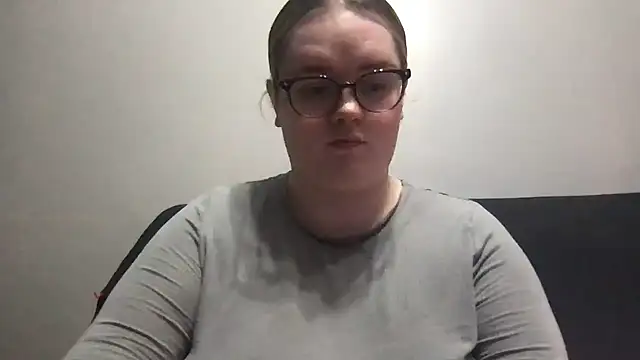 honeyyy24 online show from 28, 3, 2026