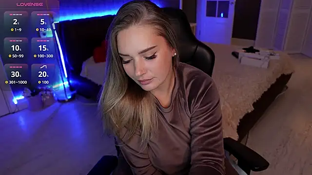 KittiLiza online show from 7, 10, 2025