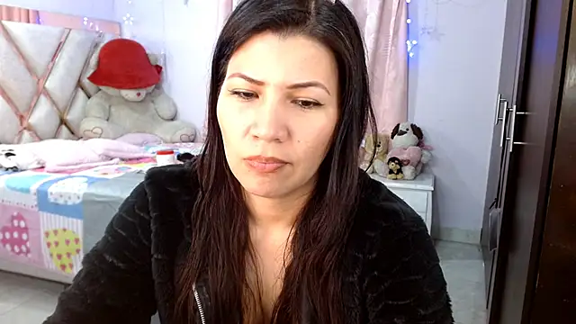 nahomi star model online show from 9, 1, 2025